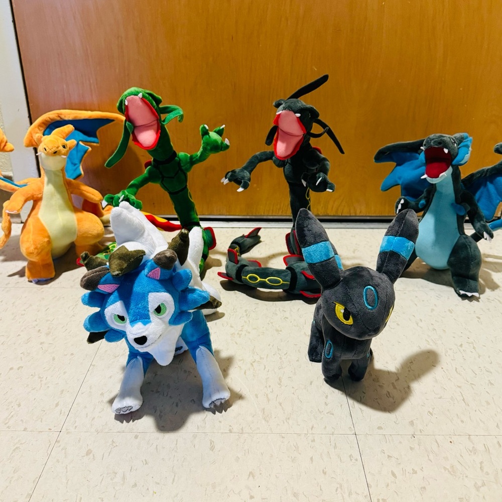 6 Pokémon plush